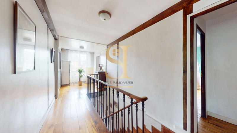 Maison - 250 m² - 7 pièces