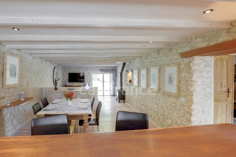 Maison - 267 m² - 8 pièces