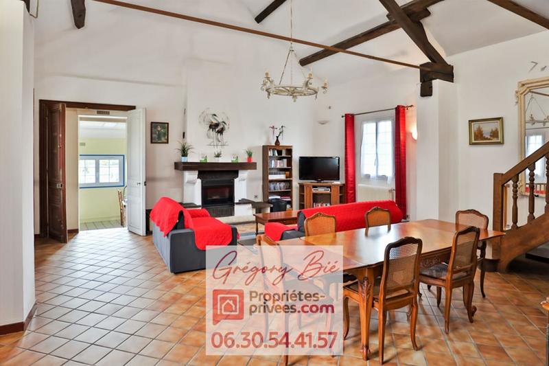 Corps de ferme - 435 m² - 11 pièces