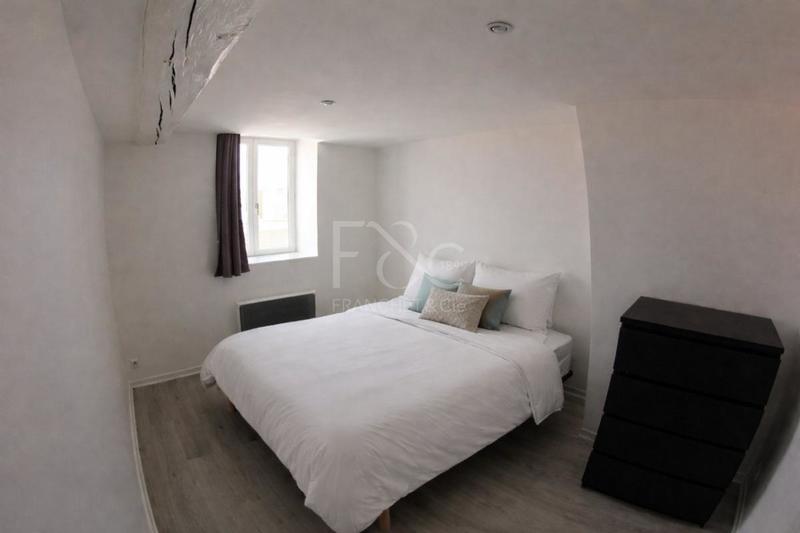 Appartement - 85 m² - 5 pièces