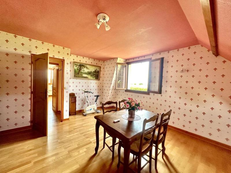 Maison - 195 m² - 6 pièces