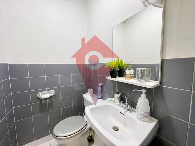 Local commercial - 89 m² - 5 pièces