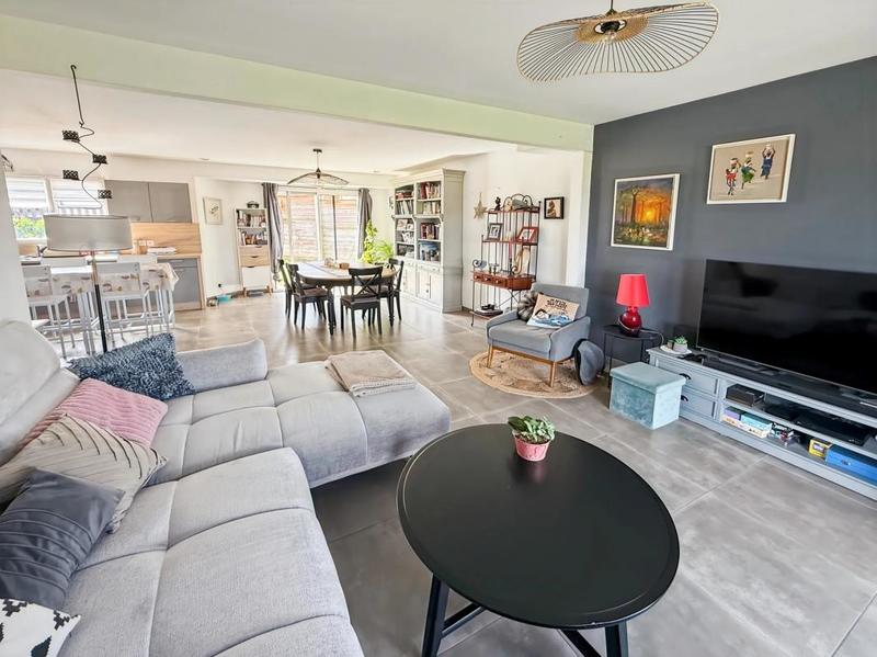 Maison traditionnelle - 178 m² - 6 pièces