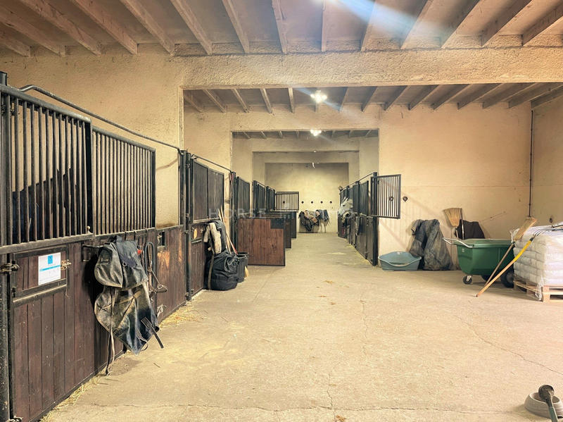 Maison - 200 m² - 7 pièces