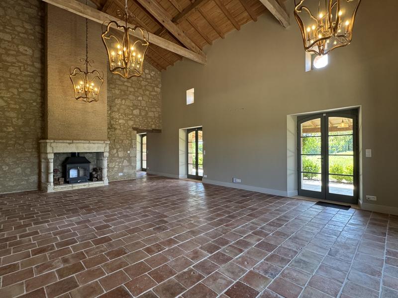 Maison - 445 m² - 10 pièces