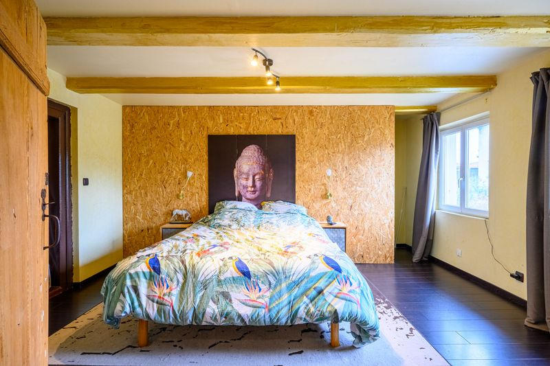 Maison - 210 m² - 6 pièces