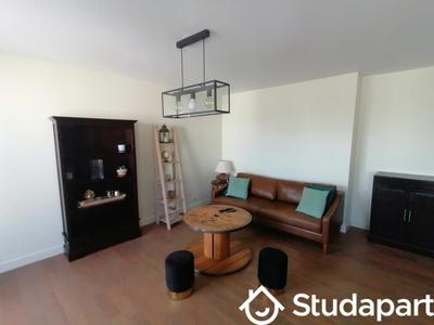 Chambre - 13 m² - 1 pièce