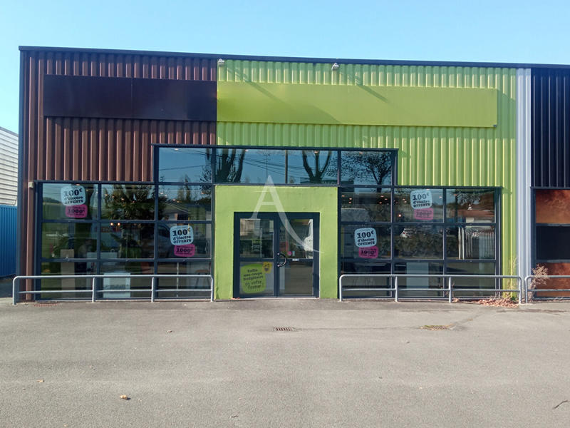 Local commercial - 181 m²