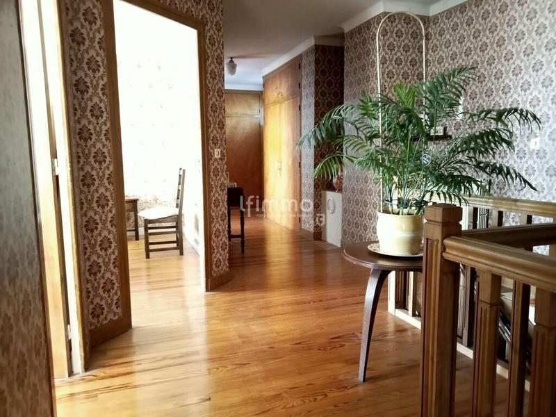 Maison - 216 m² - 6 pièces