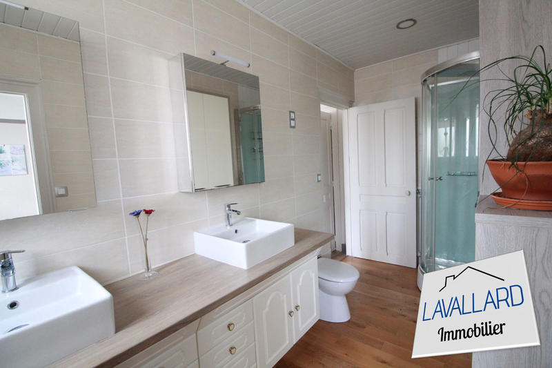 Maison - 207 m² - 10 pièces