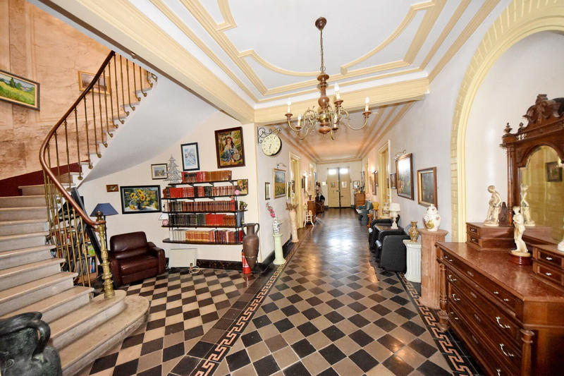 Maison - 551 m² - 14 pièces