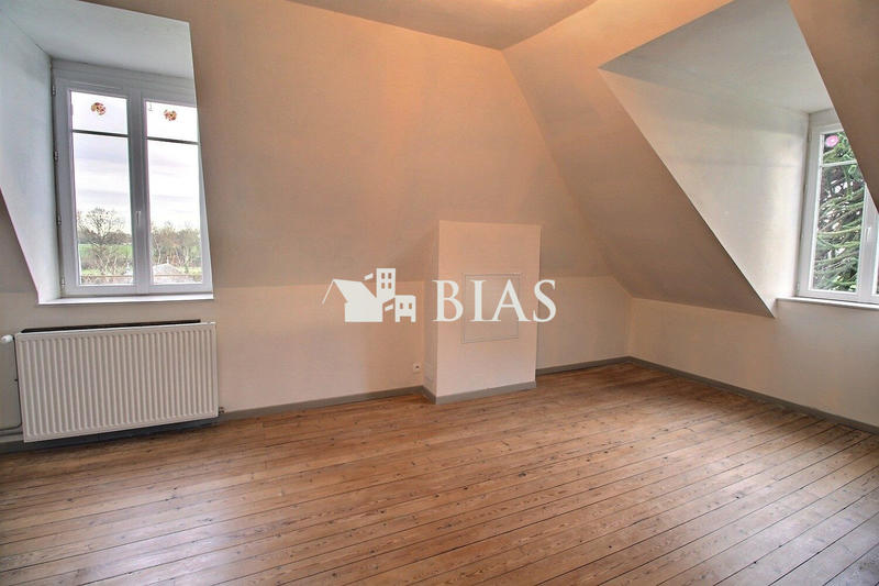 Maison - 300 m² - 12 pièces