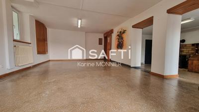 Maison - 250 m² - 9 pièces