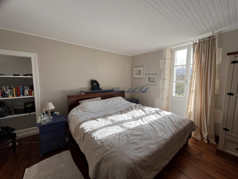 Maison - 347 m² - 11 pièces