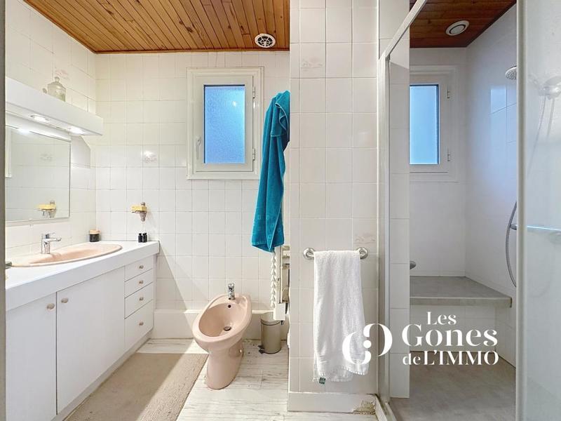 Maison - 229 m² - 7 pièces