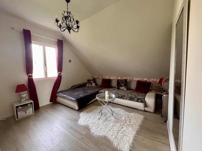 Pavillon - 181 m² - 7 pièces