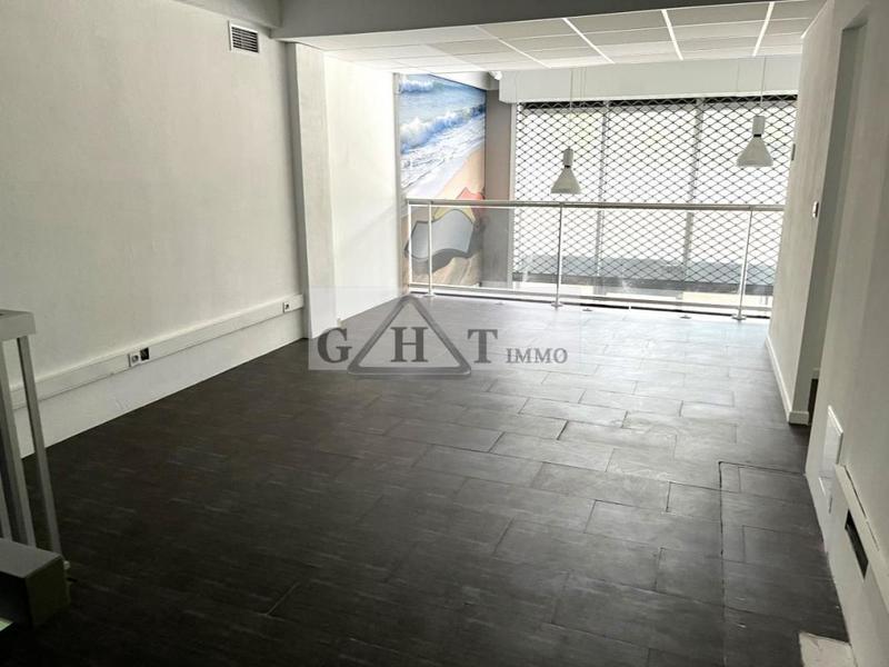 Local commercial - 114 m²