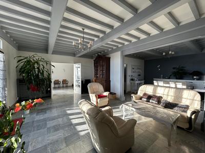 Maison - 153 m² - 5 pièces