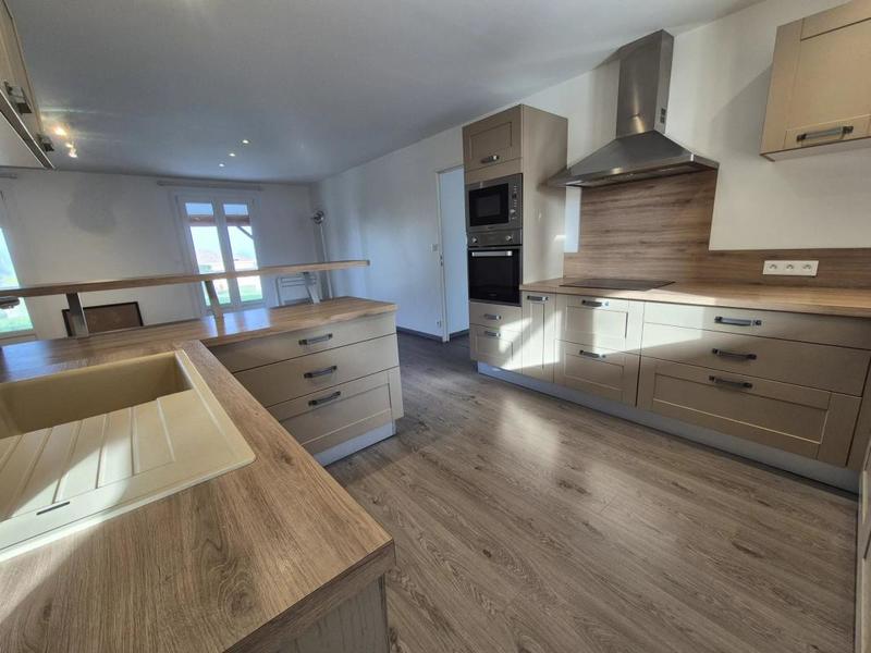 Maison - 137 m² - 5 pièces