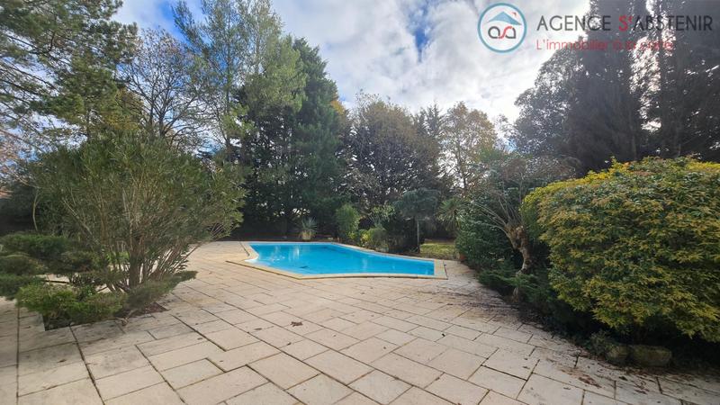 Maison - 258 m² - 7 pièces