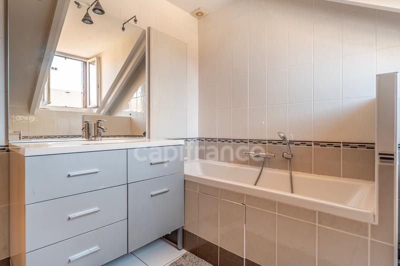 Appartement ancien - 129 m² - 6 pièces