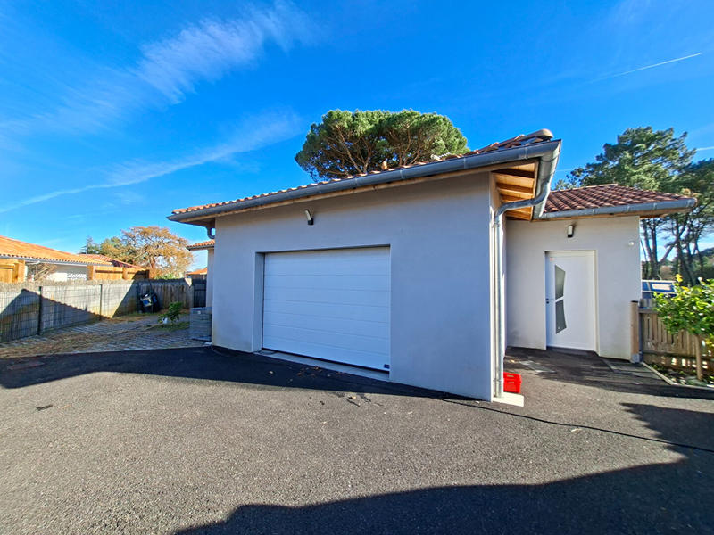 Maison - 95 m² - 5 pièces