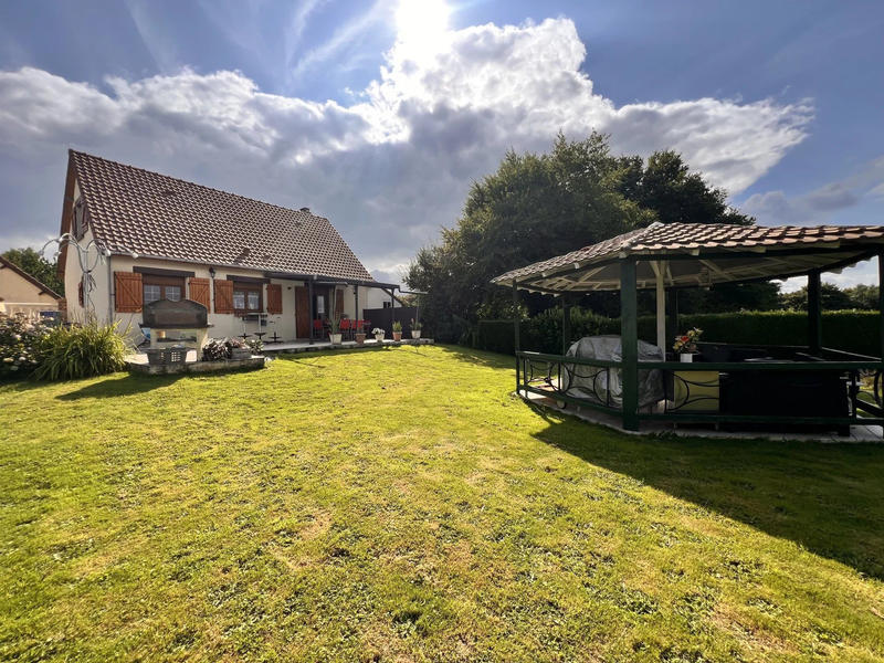 Maison - 90 m² - 5 pièces