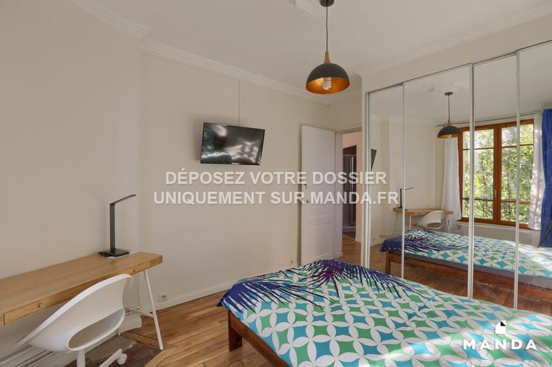 Chambre - 12 m² - 5 pièces