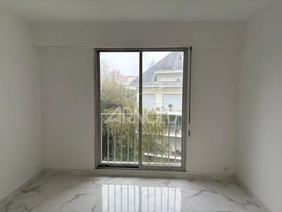 Bureau - 90 m² - 5 pièces