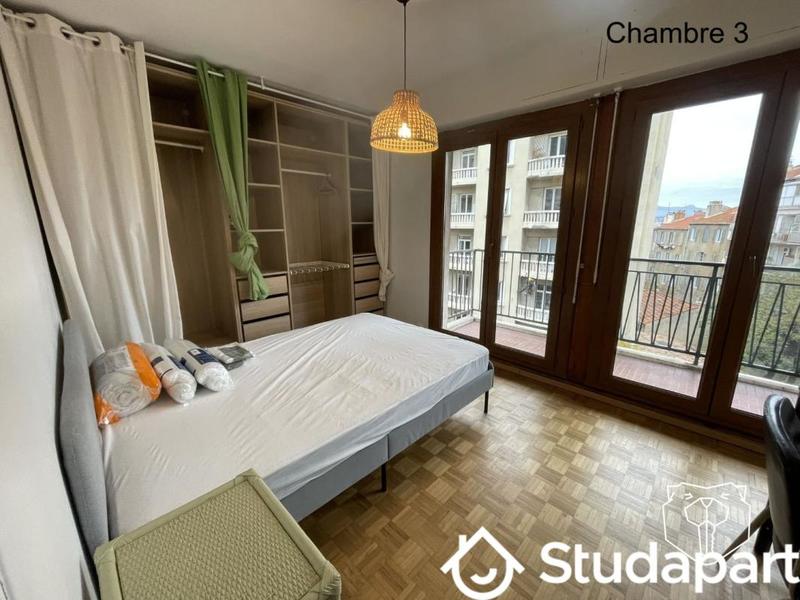 Chambre - 11 m² - 1 pièce
