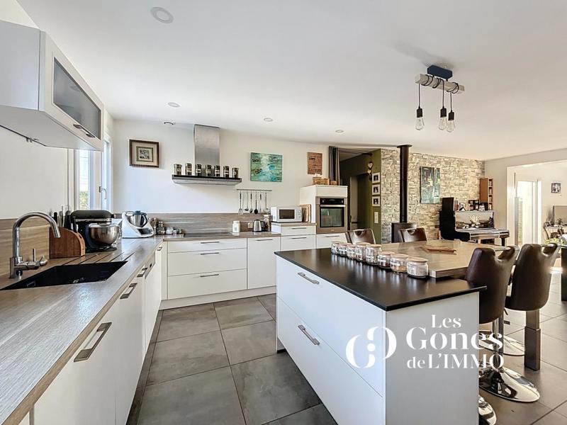 Maison - 196 m² - 6 pièces