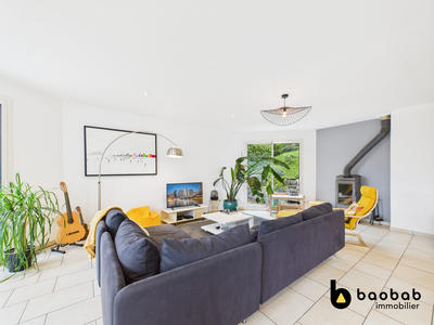 Maison - 210 m² - 6 pièces