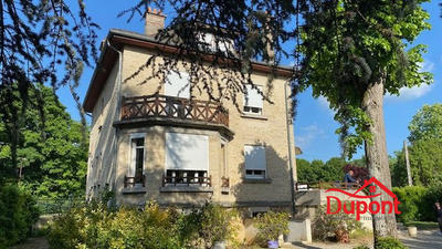 Maison - 256 m² - 8 pièces