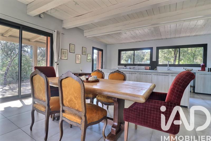 Maison - 305 m² - 10 pièces