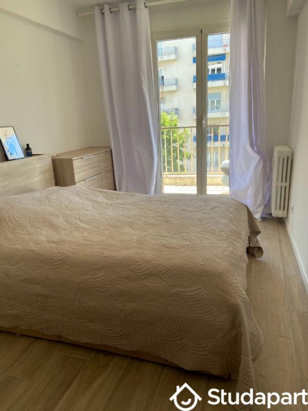 Chambre - 14 m² - 1 pièce