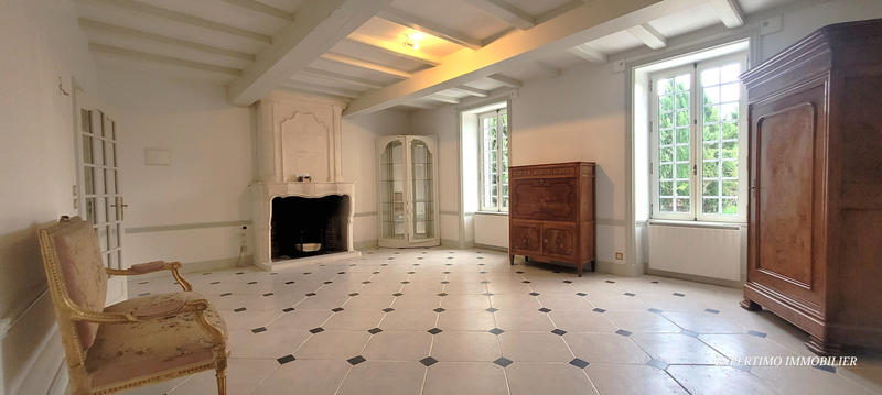 Maison - 252 m² - 9 pièces