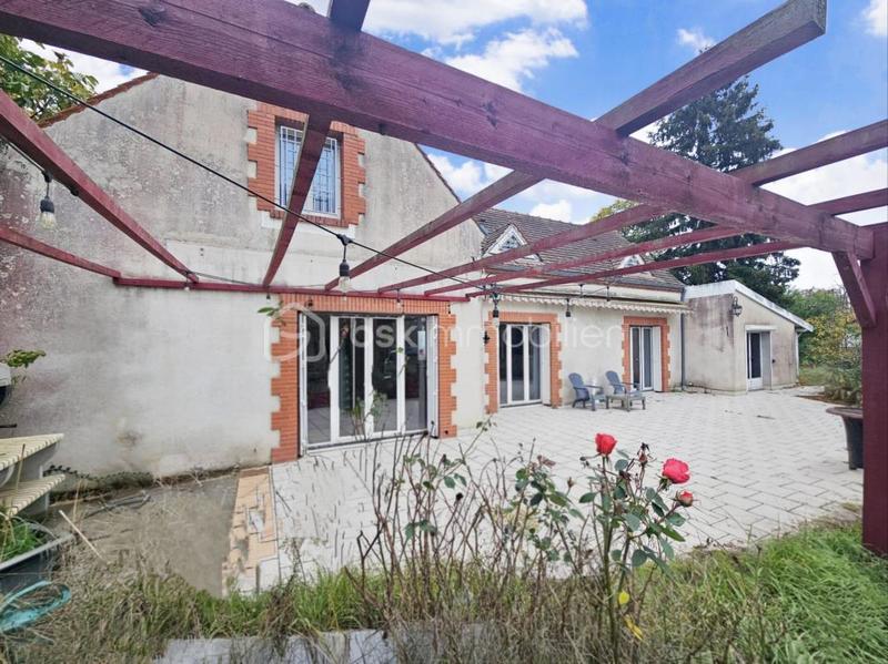 Maison traditionnelle - 192 m² - 10 pièces