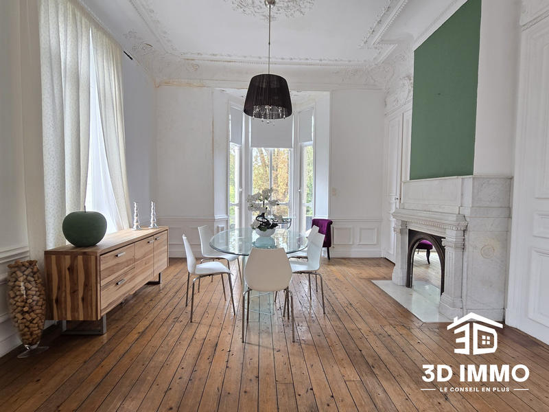 Maison - 277 m² - 9 pièces