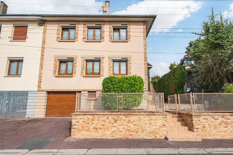 Maison - 111 m² - 6 pièces