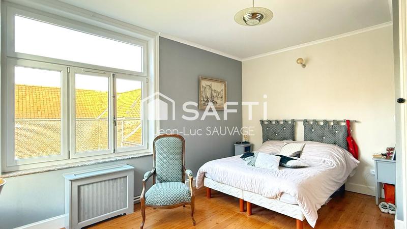 Maison - 240 m² - 12 pièces