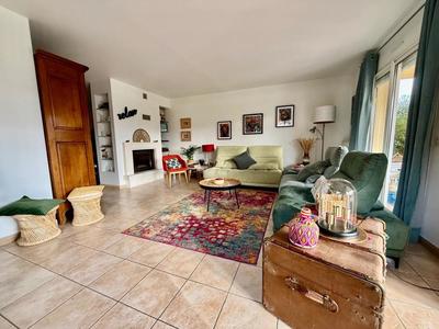 Maison - 187 m² - 7 pièces