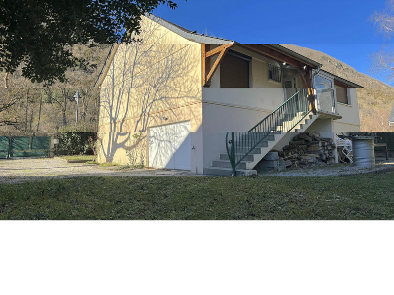 Maison - 92 m² - 5 pièces