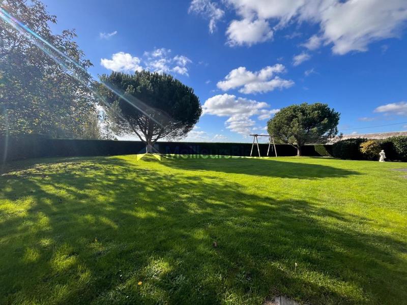 Maison d'architecte - 285 m² - 9 pièces