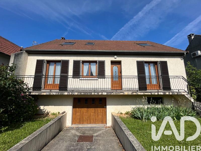 Maison - 127 m² - 8 pièces