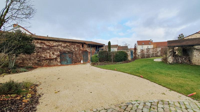 Maison - 285 m² - 11 pièces