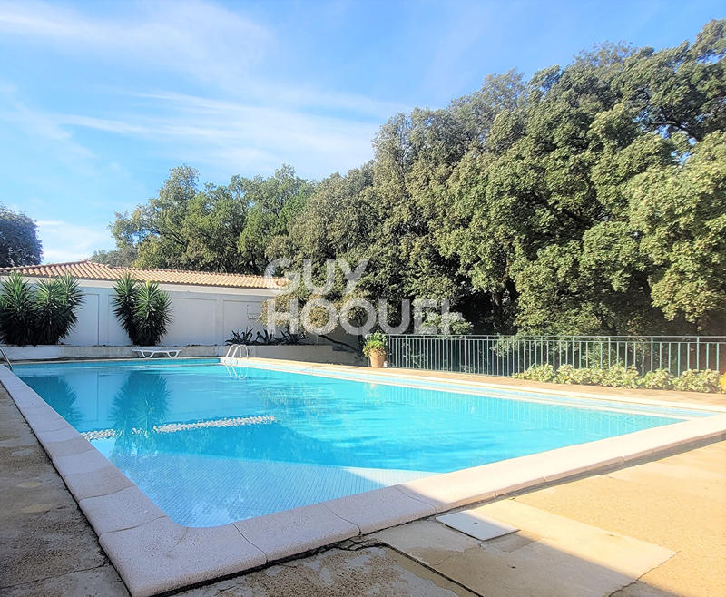 Maison - 243 m² - 11 pièces