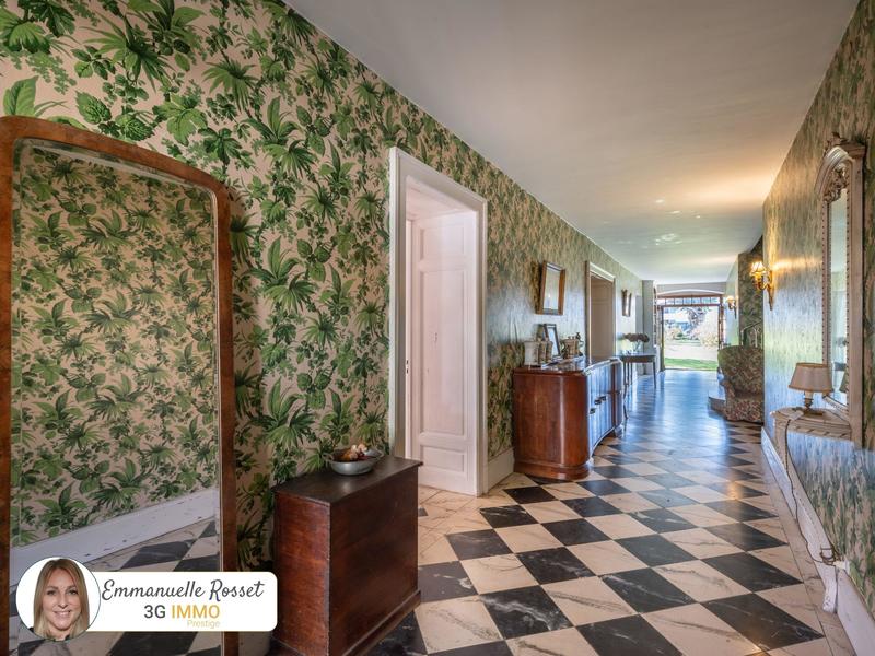 Maison de domaine - 553 m² - 15 pièces