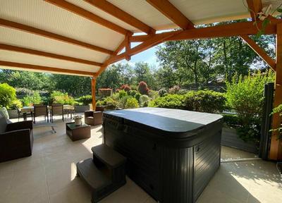 Pavillon - 234 m² - 5 pièces