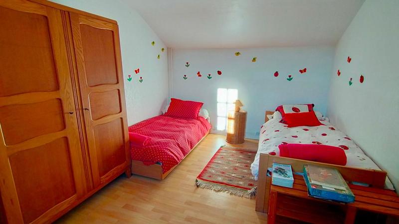 Maison - 239 m² - 10 pièces