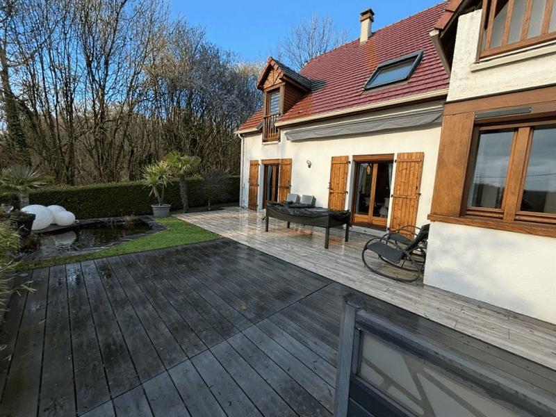 Maison - 180 m² - 7 pièces